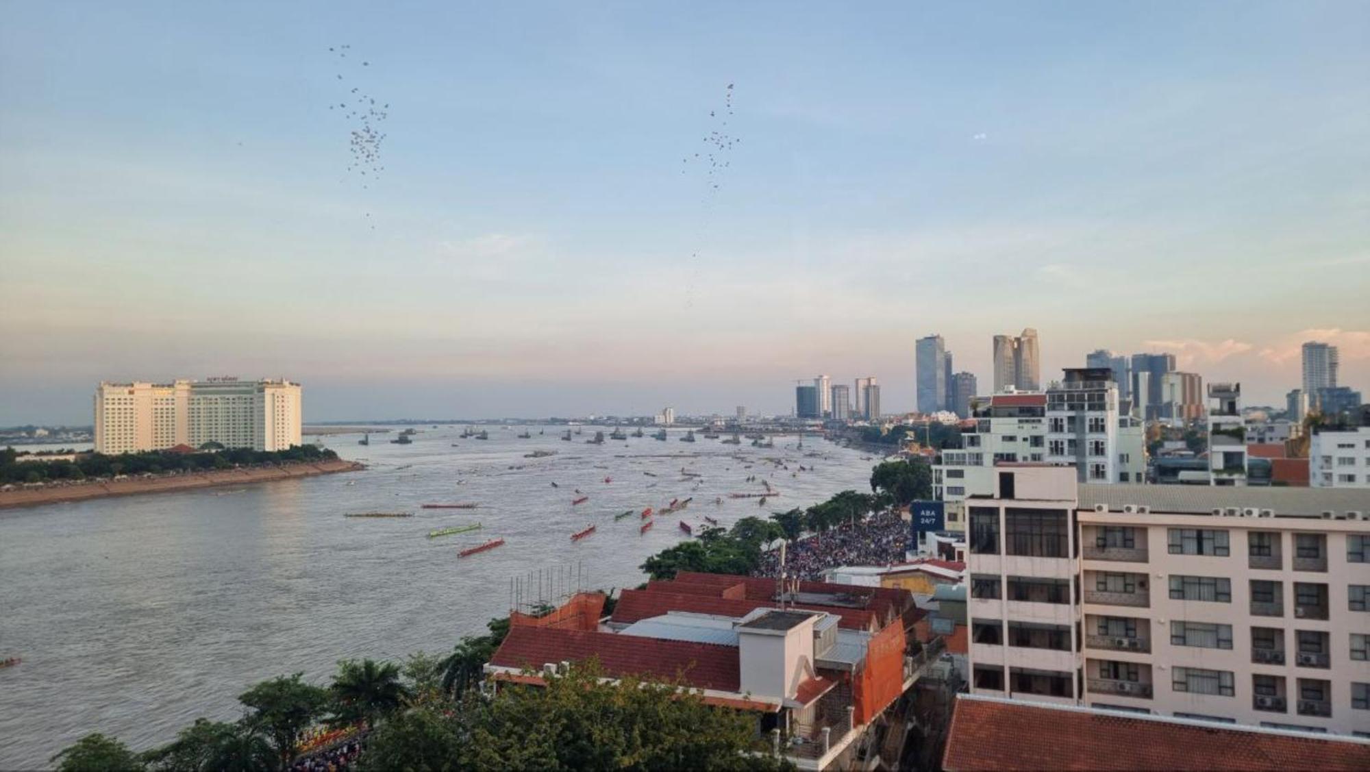 Phuminh Hotel Riverside Phnom Penh Exterior foto